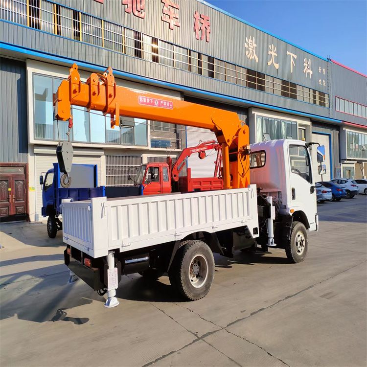 雾台乡三轮随车吊定制 农用改装机自备吊中瑞长期出售